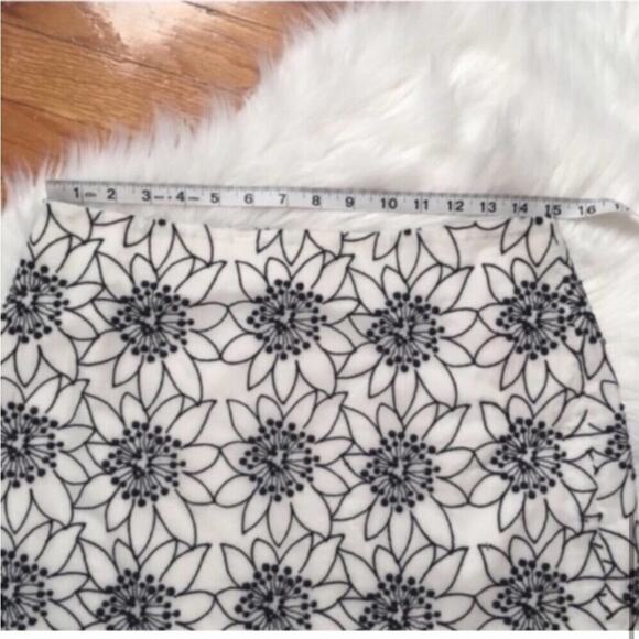 J. Crew Petite Embroidered Floral Mini Skirt Size 8P - Picture 7 of 8